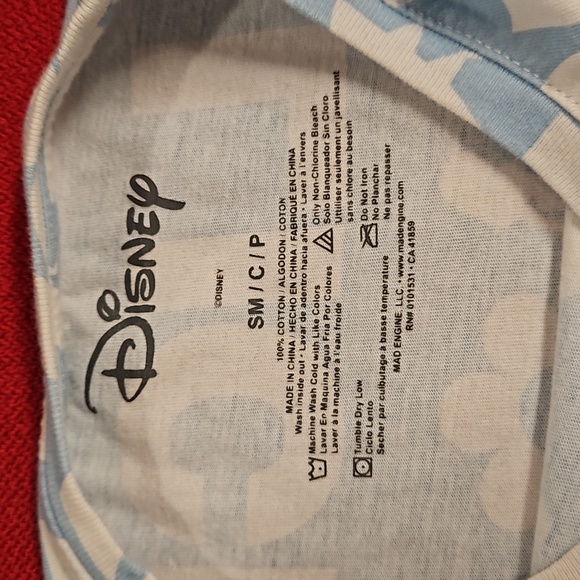 Alice In Wonderland repeating text DISNEY short sleeve graphic tee Small EUC - Picture 6 of 7